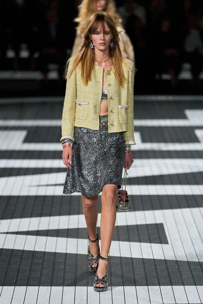 Look 7